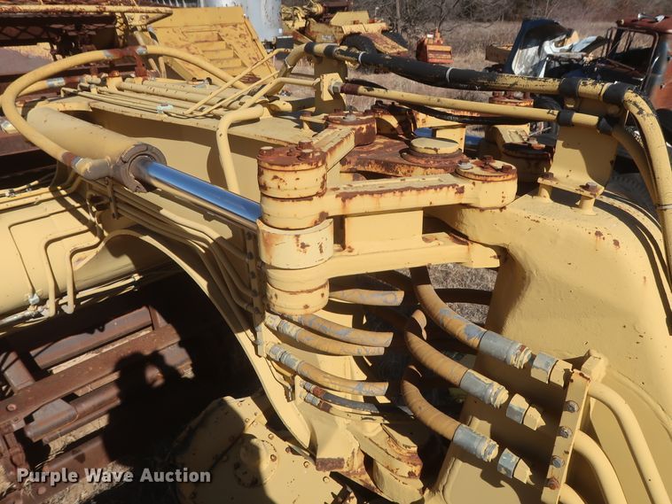 image for item DJ2320 1998 Caterpillar 613C Series II  elevating scraper