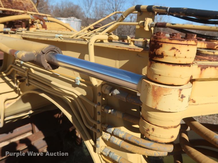 image for item DJ2320 1998 Caterpillar 613C Series II  elevating scraper