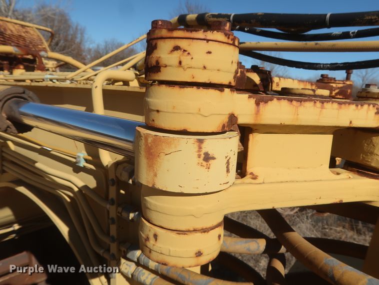 image for item DJ2320 1998 Caterpillar 613C Series II  elevating scraper