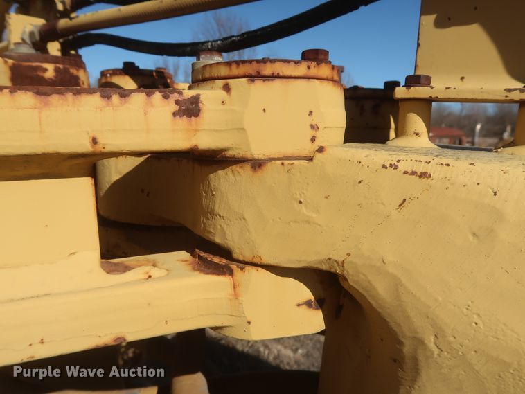 image for item DJ2320 1998 Caterpillar 613C Series II  elevating scraper