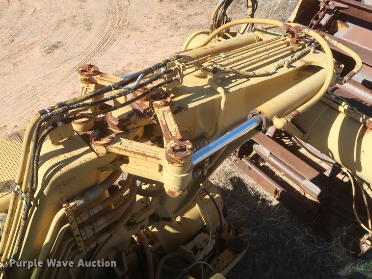 image for item DJ2320 1998 Caterpillar 613C Series II  elevating scraper