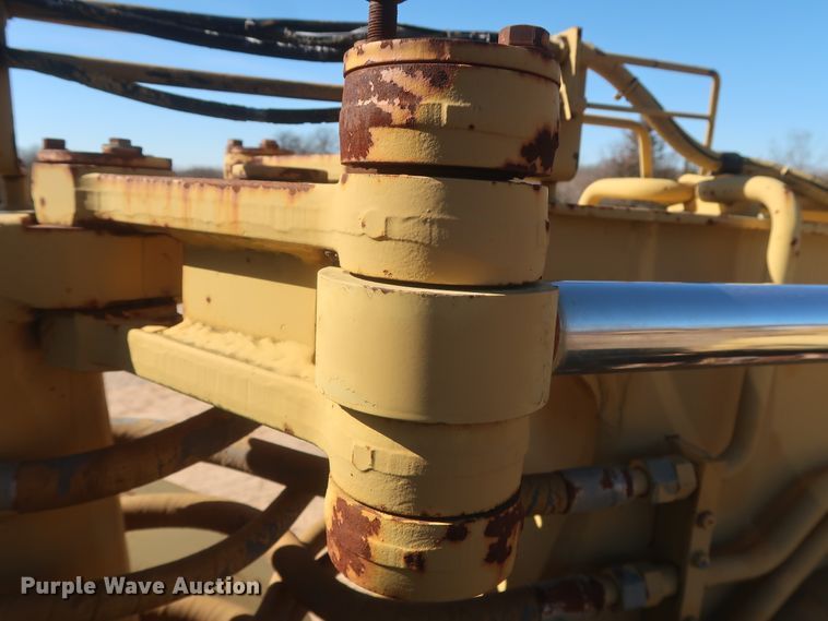 image for item DJ2320 1998 Caterpillar 613C Series II  elevating scraper