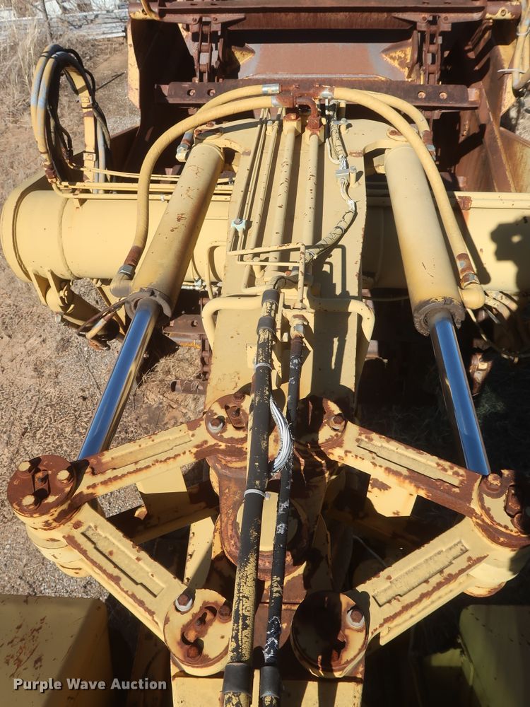 image for item DJ2320 1998 Caterpillar 613C Series II  elevating scraper