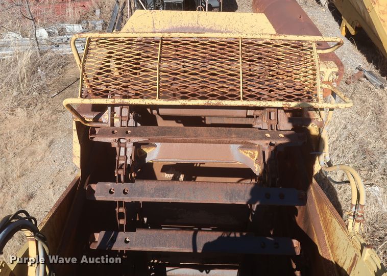 image for item DJ2320 1998 Caterpillar 613C Series II  elevating scraper