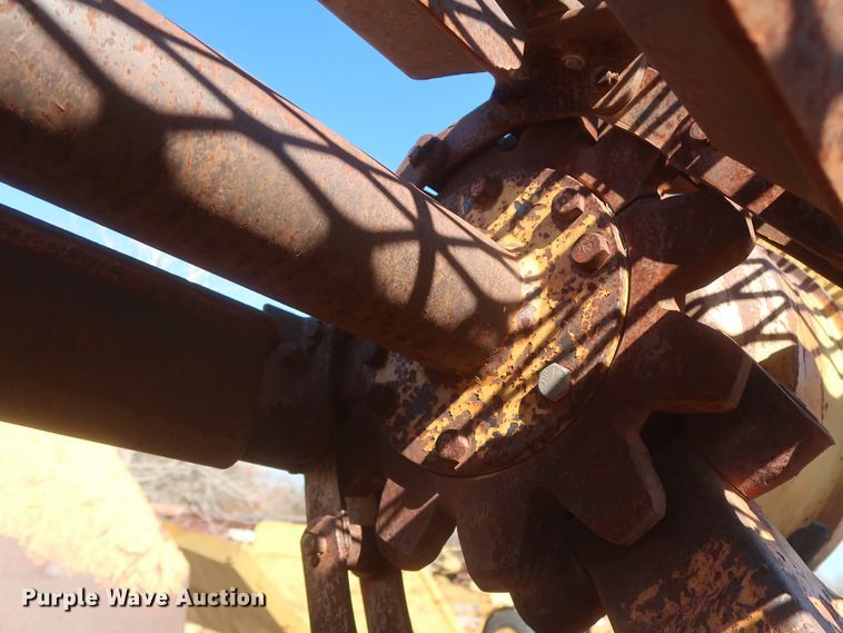 image for item DJ2320 1998 Caterpillar 613C Series II  elevating scraper