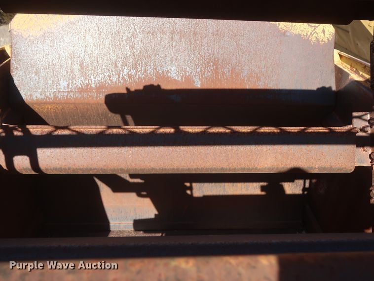 image for item DJ2320 1998 Caterpillar 613C Series II  elevating scraper