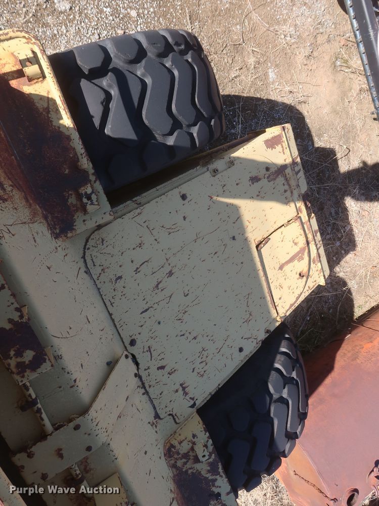 image for item DJ2320 1998 Caterpillar 613C Series II  elevating scraper