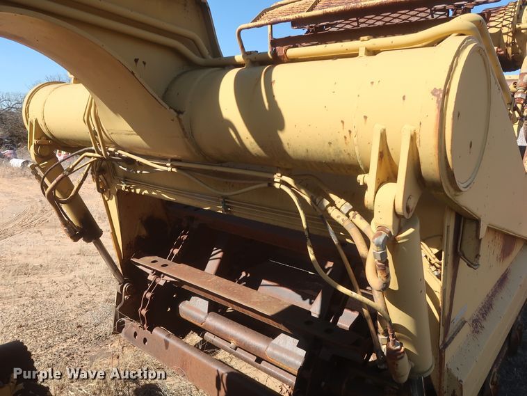 image for item DJ2320 1998 Caterpillar 613C Series II  elevating scraper