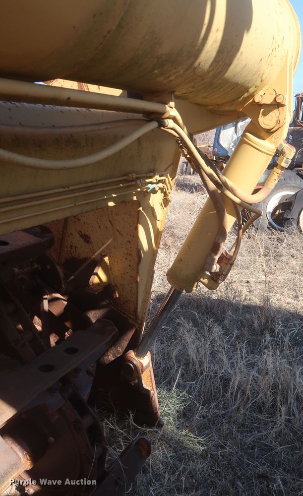 image for item DJ2320 1998 Caterpillar 613C Series II  elevating scraper