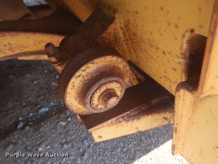 image for item DJ2320 1998 Caterpillar 613C Series II  elevating scraper