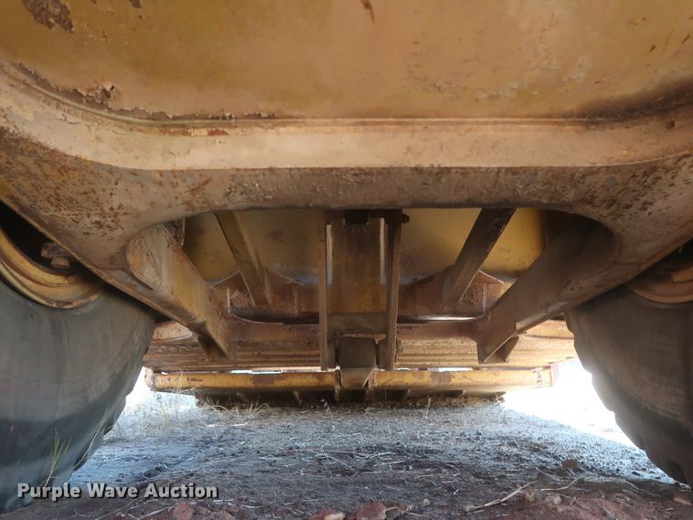 image for item DJ2320 1998 Caterpillar 613C Series II  elevating scraper