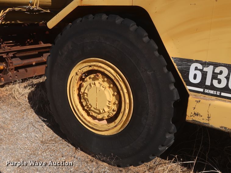 image for item DJ2320 1998 Caterpillar 613C Series II  elevating scraper