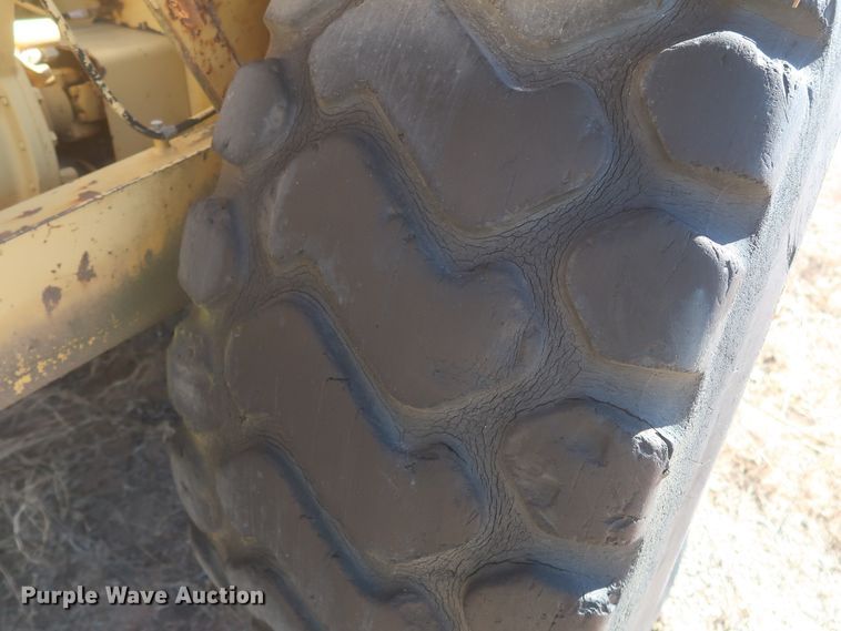 image for item DJ2320 1998 Caterpillar 613C Series II  elevating scraper