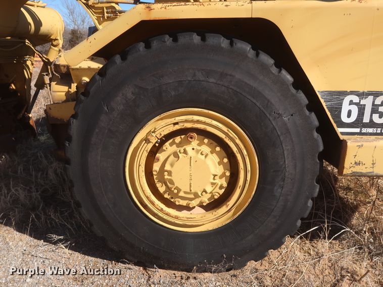 image for item DJ2320 1998 Caterpillar 613C Series II  elevating scraper