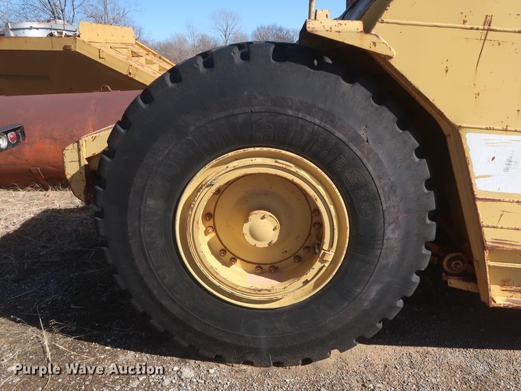 image for item DJ2320 1998 Caterpillar 613C Series II  elevating scraper