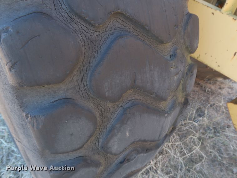 image for item DJ2320 1998 Caterpillar 613C Series II  elevating scraper