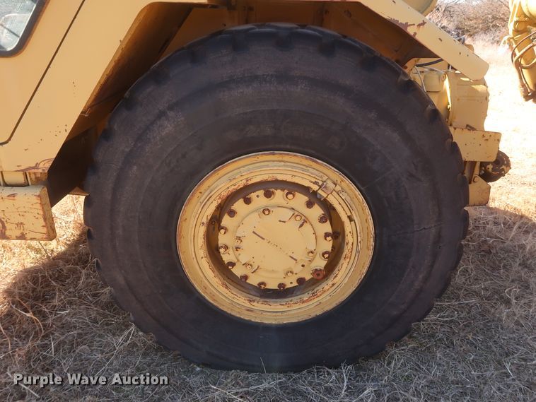 image for item DJ2320 1998 Caterpillar 613C Series II  elevating scraper