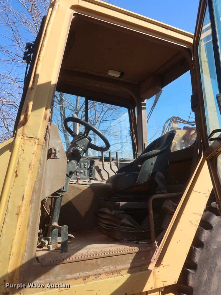 image for item DJ2321 1998 Caterpillar 613C Series II  elevating scraper