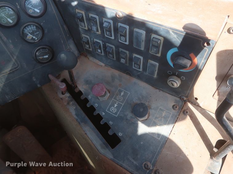 image for item DJ2321 1998 Caterpillar 613C Series II  elevating scraper