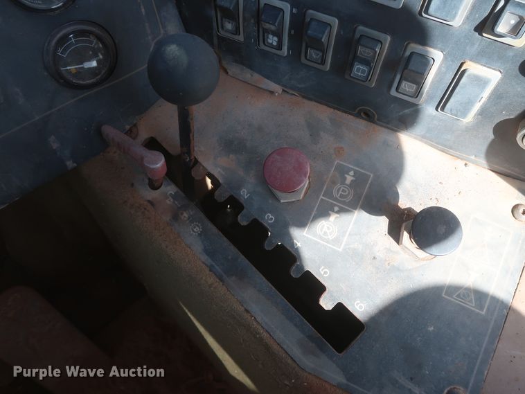 image for item DJ2321 1998 Caterpillar 613C Series II  elevating scraper