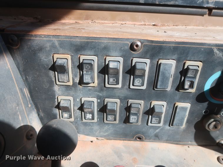 image for item DJ2321 1998 Caterpillar 613C Series II  elevating scraper