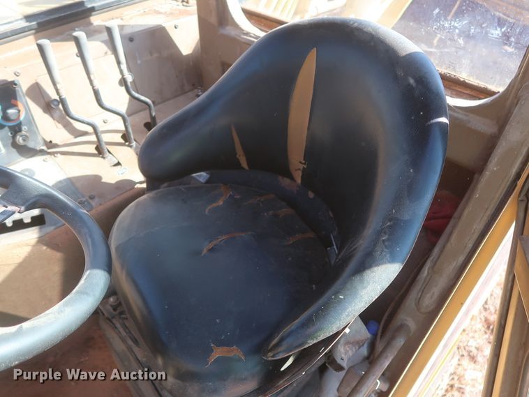 image for item DJ2321 1998 Caterpillar 613C Series II  elevating scraper