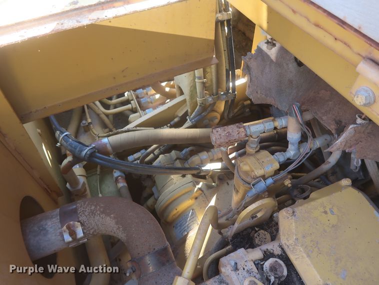 image for item DJ2321 1998 Caterpillar 613C Series II  elevating scraper