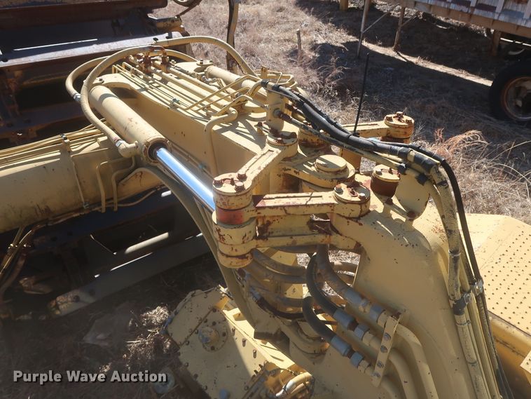 image for item DJ2321 1998 Caterpillar 613C Series II  elevating scraper