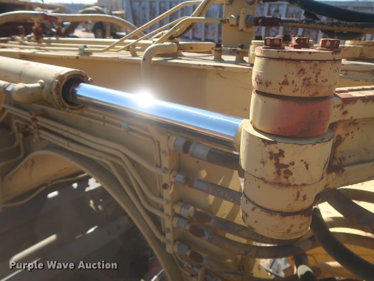 image for item DJ2321 1998 Caterpillar 613C Series II  elevating scraper