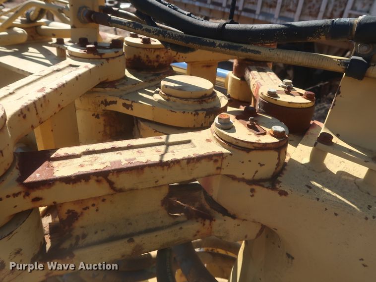 image for item DJ2321 1998 Caterpillar 613C Series II  elevating scraper