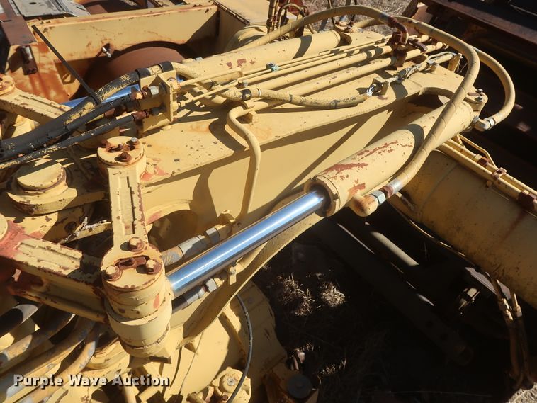 image for item DJ2321 1998 Caterpillar 613C Series II  elevating scraper