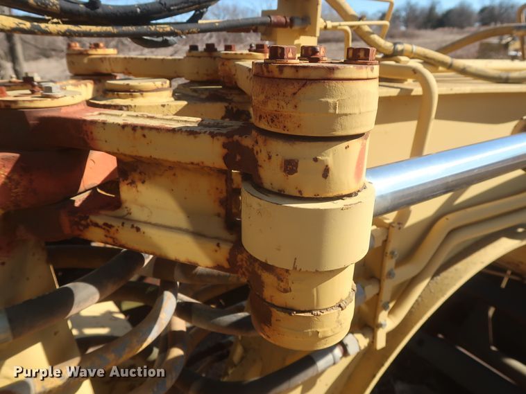 image for item DJ2321 1998 Caterpillar 613C Series II  elevating scraper