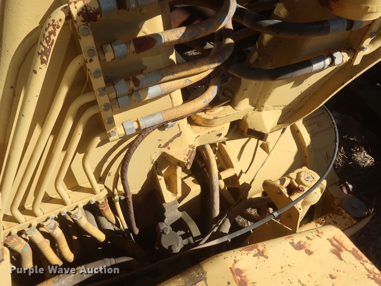 image for item DJ2321 1998 Caterpillar 613C Series II  elevating scraper