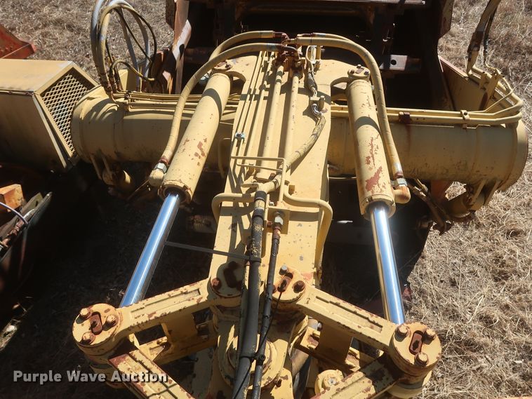 image for item DJ2321 1998 Caterpillar 613C Series II  elevating scraper