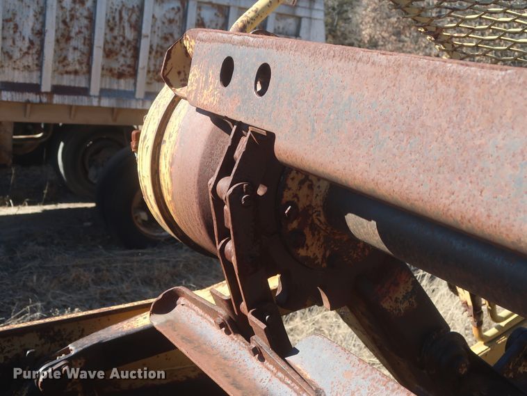 image for item DJ2321 1998 Caterpillar 613C Series II  elevating scraper