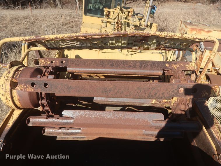 image for item DJ2321 1998 Caterpillar 613C Series II  elevating scraper