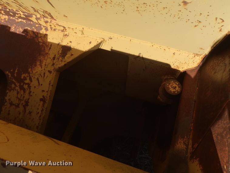 image for item DJ2321 1998 Caterpillar 613C Series II  elevating scraper