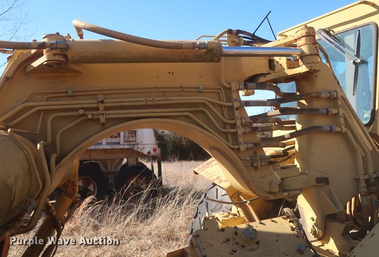 image for item DJ2321 1998 Caterpillar 613C Series II  elevating scraper