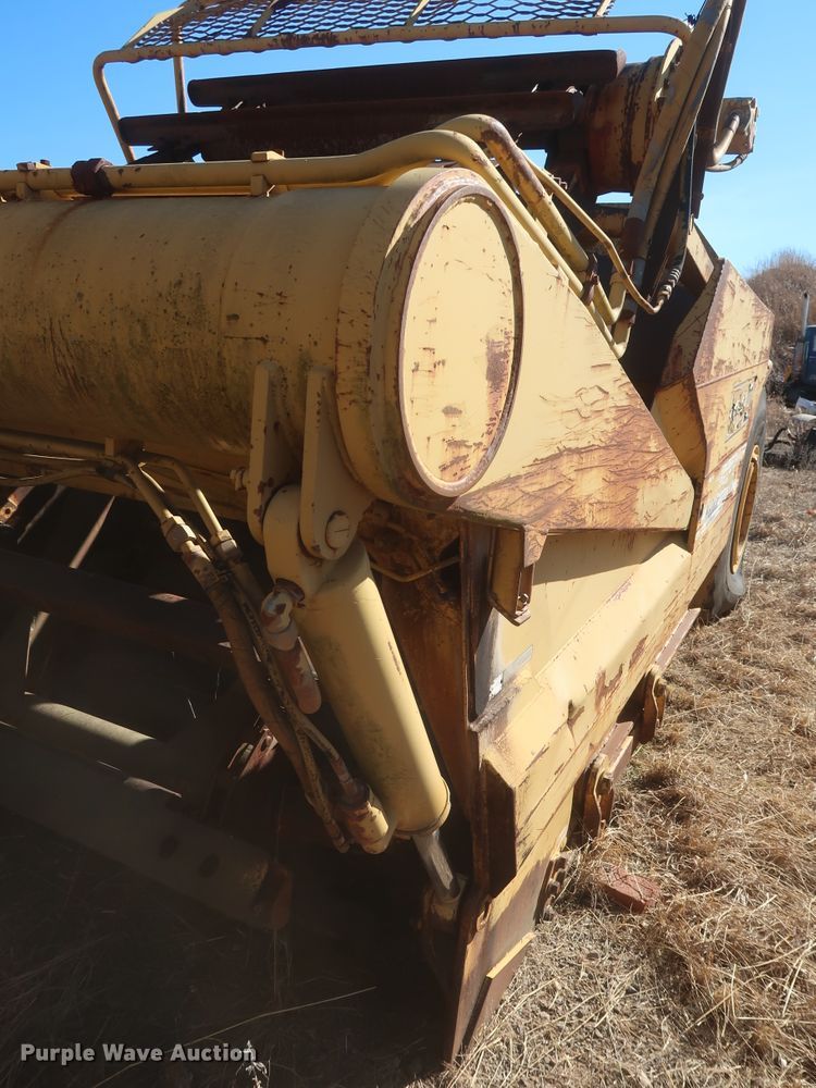 image for item DJ2321 1998 Caterpillar 613C Series II  elevating scraper