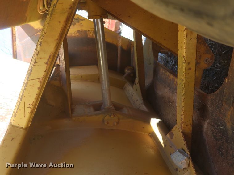 image for item DJ2321 1998 Caterpillar 613C Series II  elevating scraper