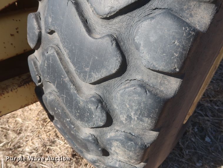 image for item DJ2321 1998 Caterpillar 613C Series II  elevating scraper