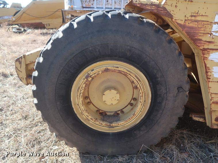 image for item DJ2321 1998 Caterpillar 613C Series II  elevating scraper