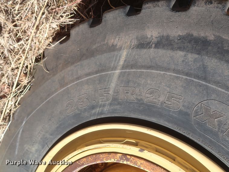 image for item DJ2321 1998 Caterpillar 613C Series II  elevating scraper