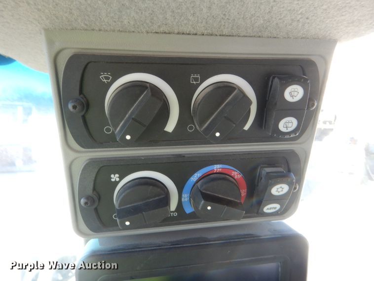 image for item DJ2333 2015 Caterpillar 950M  wheel loader