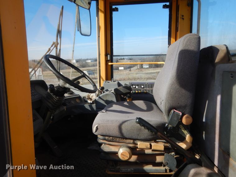 image for item DJ2342 1995 Volvo L90C  wheel loader