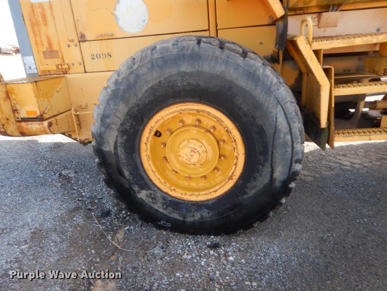 image for item DJ2342 1995 Volvo L90C  wheel loader