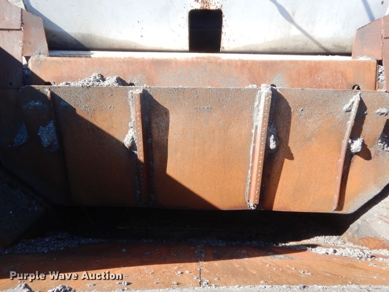 image for item DJ2350 1999 Cedarapids MS-3 shuttle buggy material transfer unit