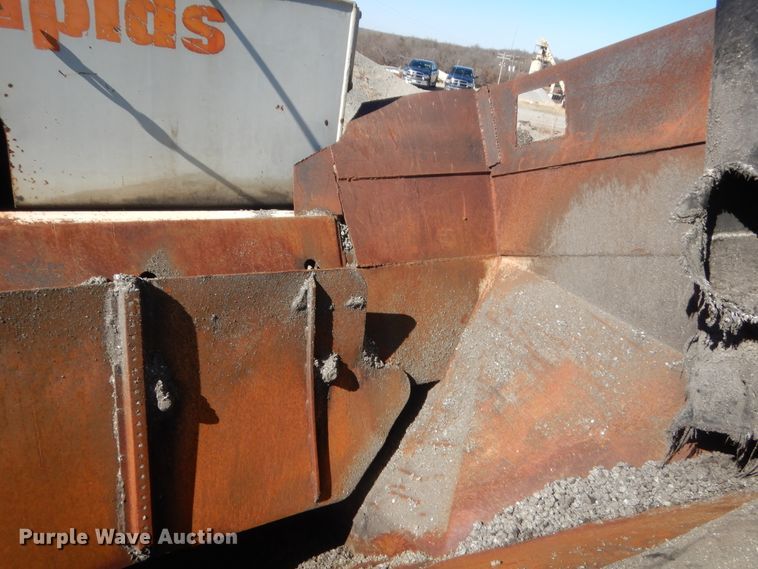 image for item DJ2350 1999 Cedarapids MS-3 shuttle buggy material transfer unit