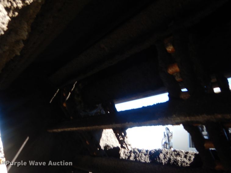 image for item DJ2350 1999 Cedarapids MS-3 shuttle buggy material transfer unit