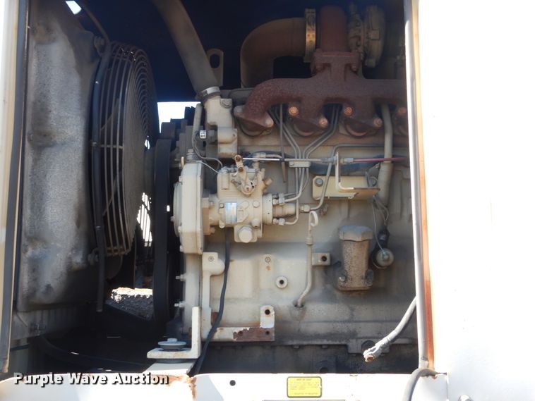 image for item DJ2350 1999 Cedarapids MS-3 shuttle buggy material transfer unit